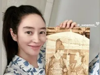 Actress Kim Hye Soo reveals birthday present from Moon Sang Min, who plays her son in the TV series "Shurup"...He is considerate and beautiful.