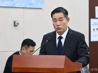 Minister of Defense Shin Won-ji: ``It is taking time to reinforce the three-stage engine of the space projectile claimed by North Korea.'' = South Korea