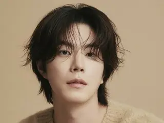 Actor Hong Jong Hyun releases new chic and dandy profile photo