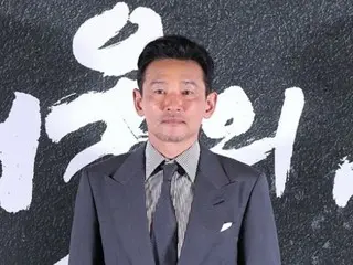 "Spring in Seoul" Hwang Jung Min apologizes to the public as soon as he appears on stage... "I'm sorry"