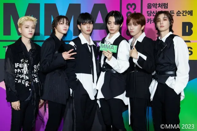 「MMA 2023」トロフィーを手にした「BOYNEXTDOOR」2