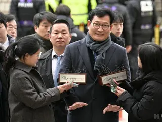 Former leader of South Korea's largest opposition party, Song Young Gil, arrested over suspicion of cash envelopes