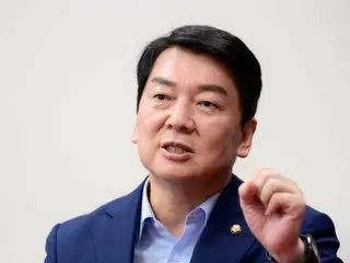 Ahn Cheol-soo, a member of the people's power, said, ``Song Yong-gil and former Democratic Party representative have been detained...I hope former leader Lee Nak-yon can escape and come to the people's strength.'' - South Korea