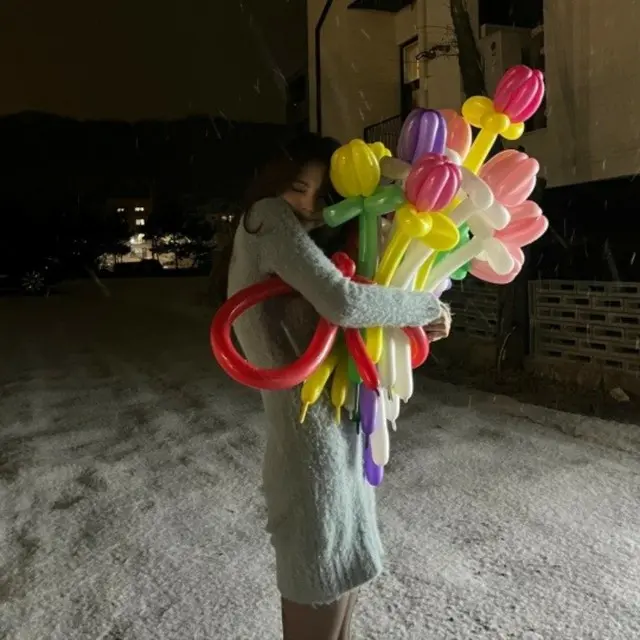 “「京城クリーチャー」公開間近”女優ハン・ソヒ、ビジュアルが花より多彩？穏やかな雰囲気で魅力発散