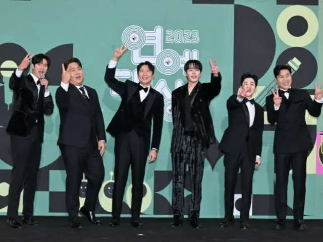 「2023 KBS芸能大賞」で「1泊2日」チームが大賞を受賞した。