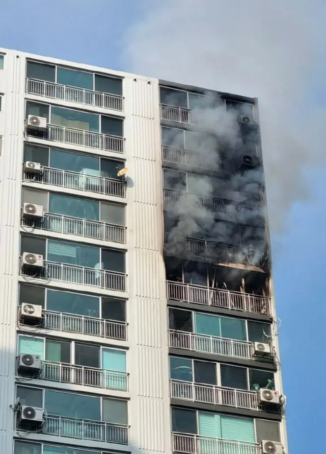 「ノンフライヤーつけたまま眠ってしまった」…マンションで火災発生＝韓国