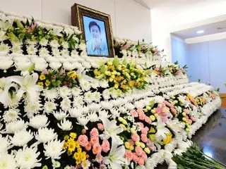 Bong Junho, Shin Dong-yeop and others pay their condolences to the late Lee Sun Kyun