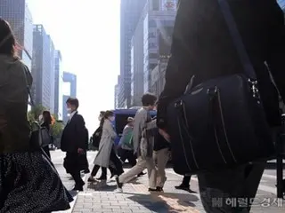 Next year's holiday will have 2 days more than this year...Let's make it a 9-day Golden Week for the mid-autumn celebration period = South Korea