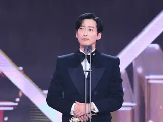 The grand prize goes to Nam Goong Min, “Thank you to my beloved family and wife” = “MBCDrama Awards”