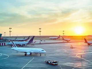 ``Boeing 737 MAX'' with part of the aircraft falling, ``domestic airlines ordered to inspect the structure'' = South Korea's Ministry of Land, Infrastructure, Transport and Tourism