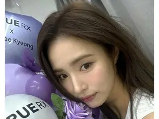 Actress Sin Se Gyeong's face and style are just like a doll...She exudes a pure and seductive charm