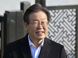 Representatives of the Democratic Party of Korea and Lee Jae-myung hold a New Year's press conference on the 31st...presenting their policy vision for the general election = South Korea