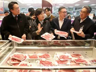 “It was 10,000 won just to buy one apple and one pear… I’m scared of shopping for Lunar New Year” = Korean report