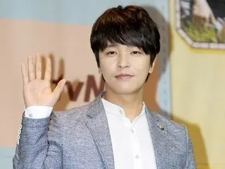 Singer Kim John Hoon was sent to prosecutors today (8th) on charges of rear-ending a car in front of him and refusing to take a breathalyzer test.