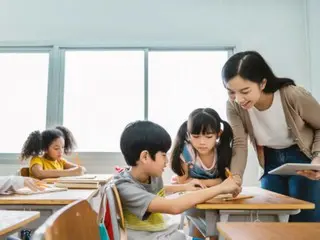 By 2026, the number of elementary, middle and high school students will fall below 5 million...first grade will fall below 300,000 = South Korea
