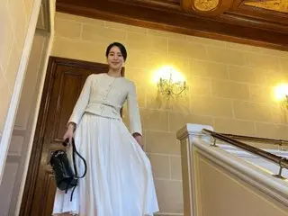 Actress Lim JIYEON shows off her elegant beauty in Paris...she looks like a queen