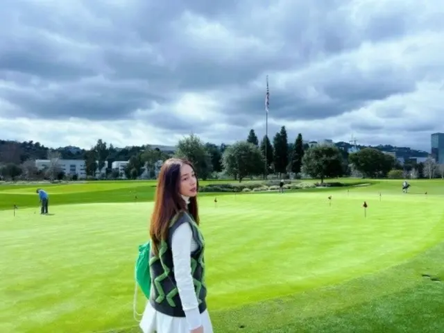 “夫はイ・ビョンホン”女優イ・ミンジョン、ゴルフにお出かけ…出産して2か月しか経っていないのにこの美貌とは可能なの?
