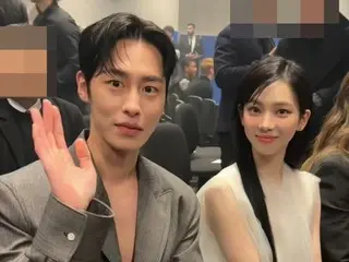 Sitting next to each other and being escorted...Actors Lee Jae Woo and KARINA (aespa) who "admitted to being in a relationship", their first meeting is a hot topic on the internet