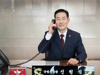 U.S. and South Korean defense ministers ``denounce the North's provocations'' in telephone talks...emphasize ``realizing peace through force'' on the Korean Peninsula