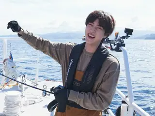 "BTS" JIN's influence spreads all over the world... Receives award for "Fishing With Jin" by a Filipino author inspired by the sight of him fishing