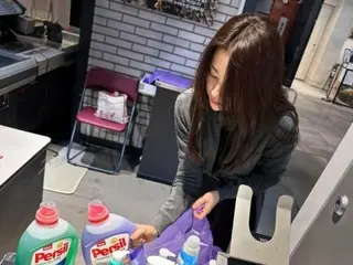 Actress Park Ha Sun looks like a “pure goddess” while shopping