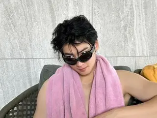 Cha EUN WOO (ASTRO) shows off his strong masculine beauty at a pool in Bangkok... Also includes a video of his muscular back