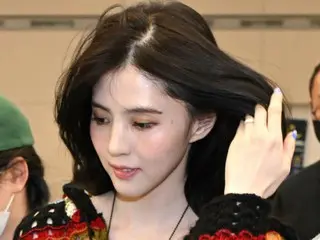 Actress Han Seo Hee, who is “in love with Ryu Jun Yeol”, returns from Hawaii to the country with a smile... Greetings to reporters... Also a ring on the ring finger of her left hand