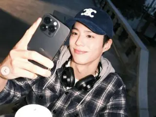 Actor Park BoGum has a cute smile like a puppy...Is he aiming for women's hearts? Warm visual