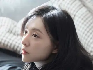 Actress Kim Ji-Woo, is this what a queen's beauty should be like? Her radiance in the behind-the-scenes footage of the TV series "Queen of Tears"