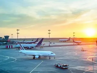 Korean woman causes commotion on plane for over three hours... plane makes emergency landing on way to Incheon Airport