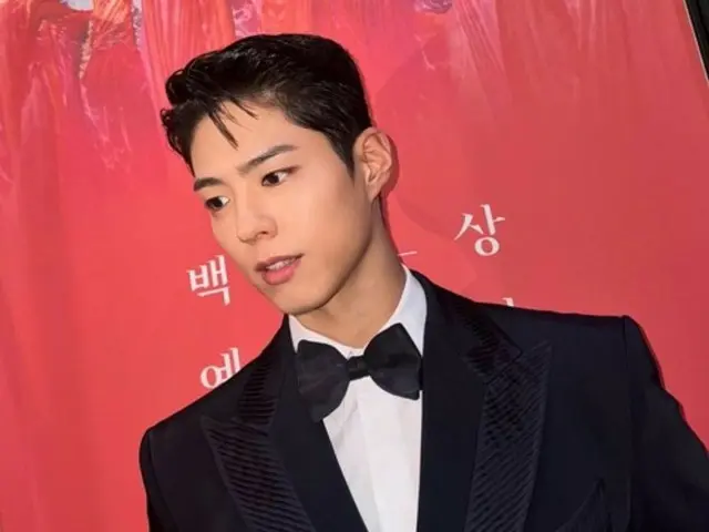 Park BoGum in a great tuxedo... "Looking back on how I felt when I started acting"