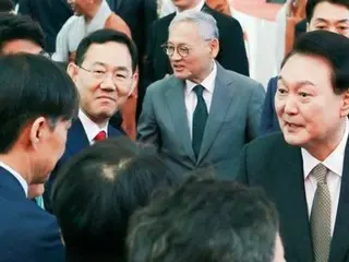 President Yoon meets with former justice minister "Onion Man" for first official meeting in five years = South Korea