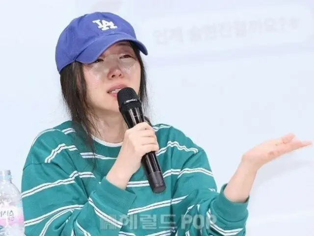 This time, Min Hee-jin's side countered, "No to pushing the album with New Jeans," and the additional fans autographing session "has nothing to do with the initial volume"