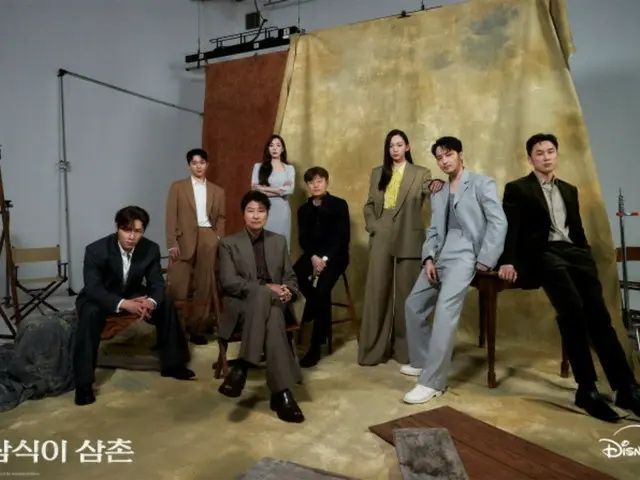 The combination of the great actors from "Uncle Samsik" and "The Godfather"? Director Park Chan-wook also praises him, saying, "He has amazing charisma."