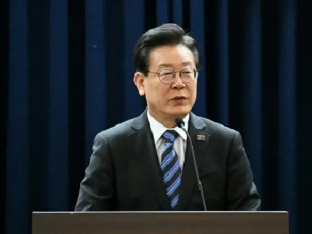 Democratic Party leader Lee Jae-myung tells President Yoon Seok-yeol, "Not keeping the promise to record the preamble of the Constitution on May 18 is a crime worse than fraud" (South Korea)