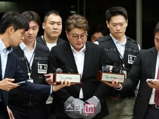 Singer Kim Ho Joong in a drunk driving hit-and-run accident, witness testifies on TV: "He just kept going with the gas pedal on."