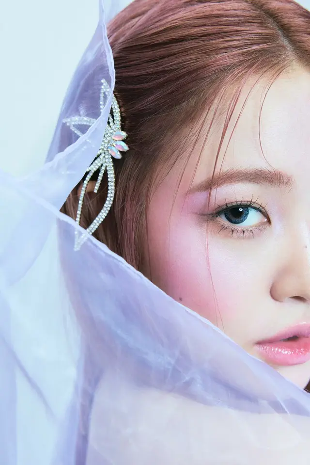 「Red Velvet」公式SNSアカウントで公開されたティーザーイメージ～3