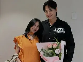 Ayane, who is in her final month of pregnancy, receives prenatal education from her husband Lee Ji Hoon's voice... "I'm already sad that this feeling inside my belly will go away"