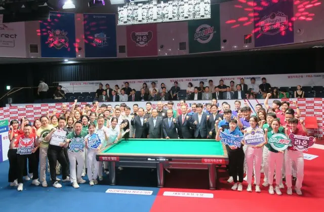 開幕式後に選手と関係者との記念撮影（写真：wowKorea）