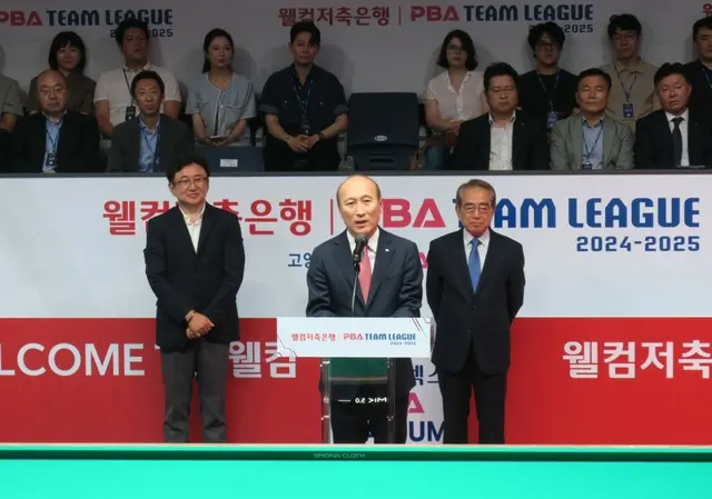 歓迎の辞を述べるWelcome 貯蓄銀行のキム・デウン代表（写真：wowKorea）