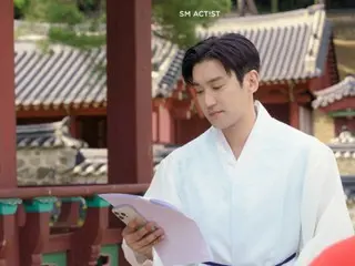 Choi Si Won (SUPER JUNIOR), who starred in "DNA Lover", attracts attention with his dazzling hanbok look