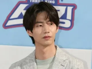 The late Song Jae Lim departs for a long journey amid the tears of his family and colleagues... Today (14th) the funeral procession will be held in private