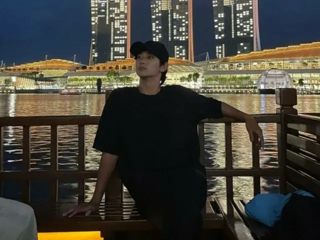 キム・スヒョン、まぶしいビジュアルは隠せない