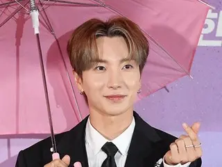 SUPER JUNIOR's LEETEUK explains why he reused costumes from SM concerts... "Making the clothes alone costs millions of won... It's a waste to wear them only once"