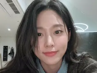 "AOA" SEOLHYUN looks pretty even when he gets close to the camera... Reveals his latest update