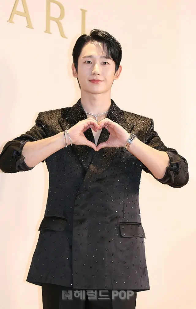 俳優チョン・ヘイン、山火事被害の義援金1000万円を伝達…“消防士の方々とボランティアの方々の役に立ちたい”