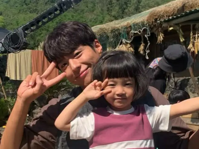 パク・ボゴム、「おつかれさま」の娘“クムミョン”とうり二つのビジュアル…「グァンシクそのもの」