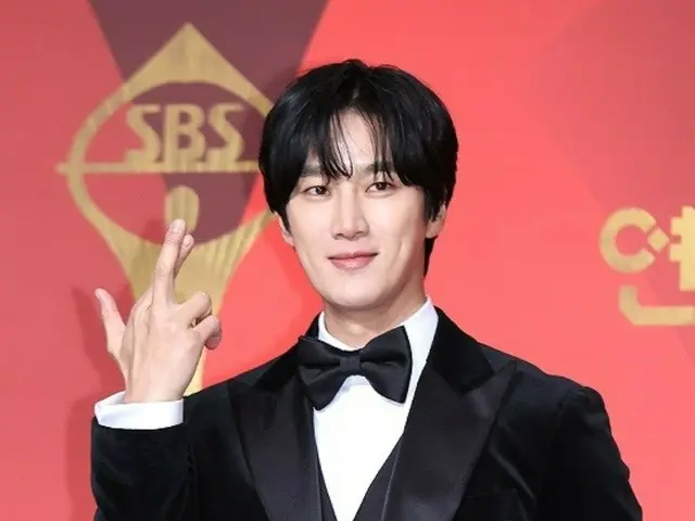 アン・ボヒョン、AMエンターテインメントと専属契約…親しいキム・ウビンの同僚に