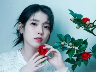 Singer IU becomes 10 million YouTuber with "Diamond Button"... "I'll make a lot of interesting content"