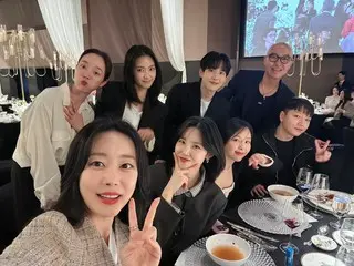 "Jewelry", "SISTAR", "Secret", "RAINBOW" and "ZE:A" Lim Siwan also appeared at T-ARA's HYOMIN's wedding! ... "Everyone has not changed
 hey"